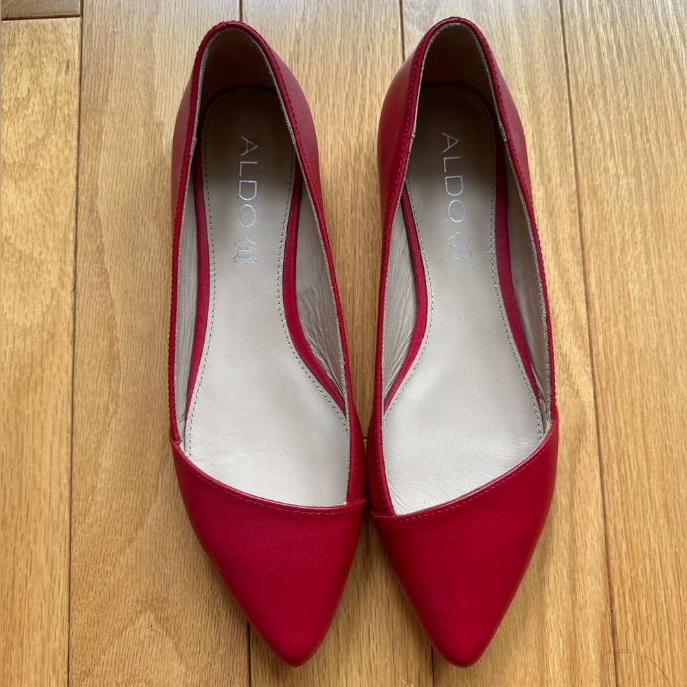 Brand New Aldo Red Flats (Size 8)